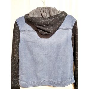 💥3/$15 Sale!💥 Faux Jean Vest/Hoodie Jacket